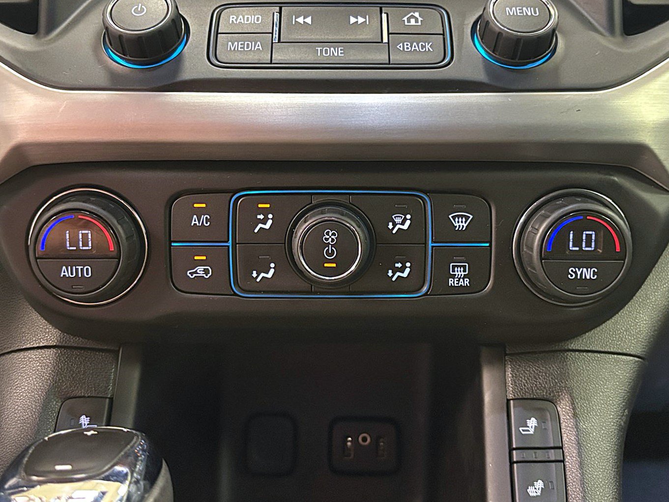 Used 2019 GMC Acadia SLE FWD image 26