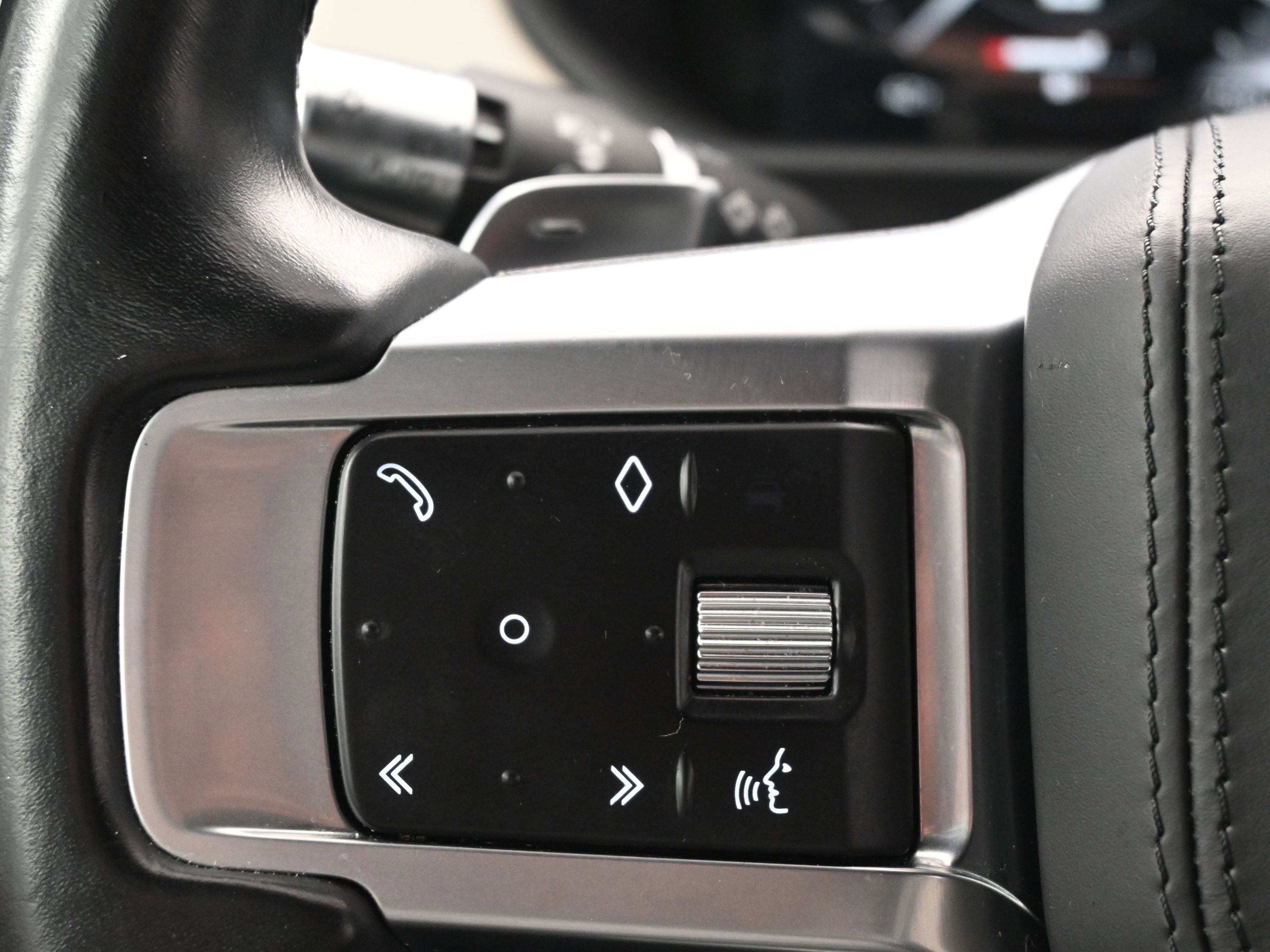 Used 2022 Land Rover Discovery HSE R-Dynamic image 20