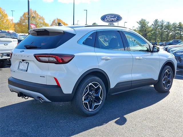 New 2026 Ford Escape Platinum w/ Premium Technology Package image 3