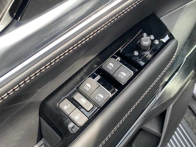 New 2024 Jeep Grand Wagoneer L 4WD w/ Rear Seat Video Group 1 image 14