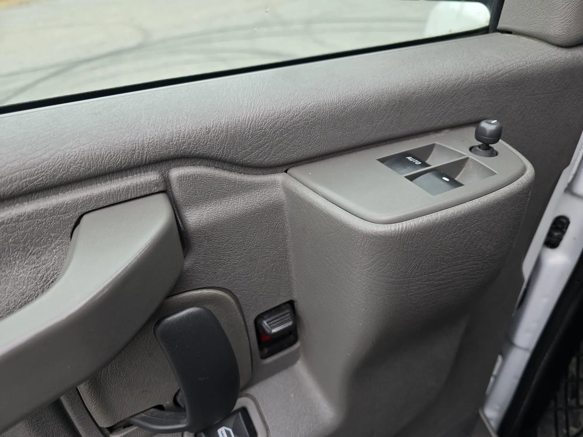 Used 2020 Chevrolet Express 2500 w/ Driver Convenience Package image 18