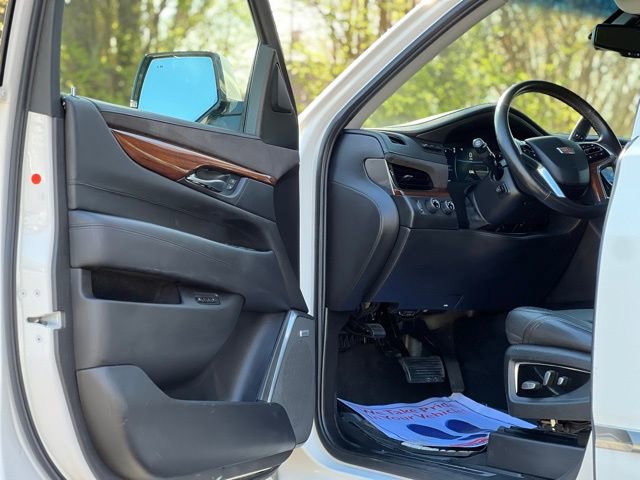 Used 2016 Cadillac Escalade Luxury AWD/4WD image 9