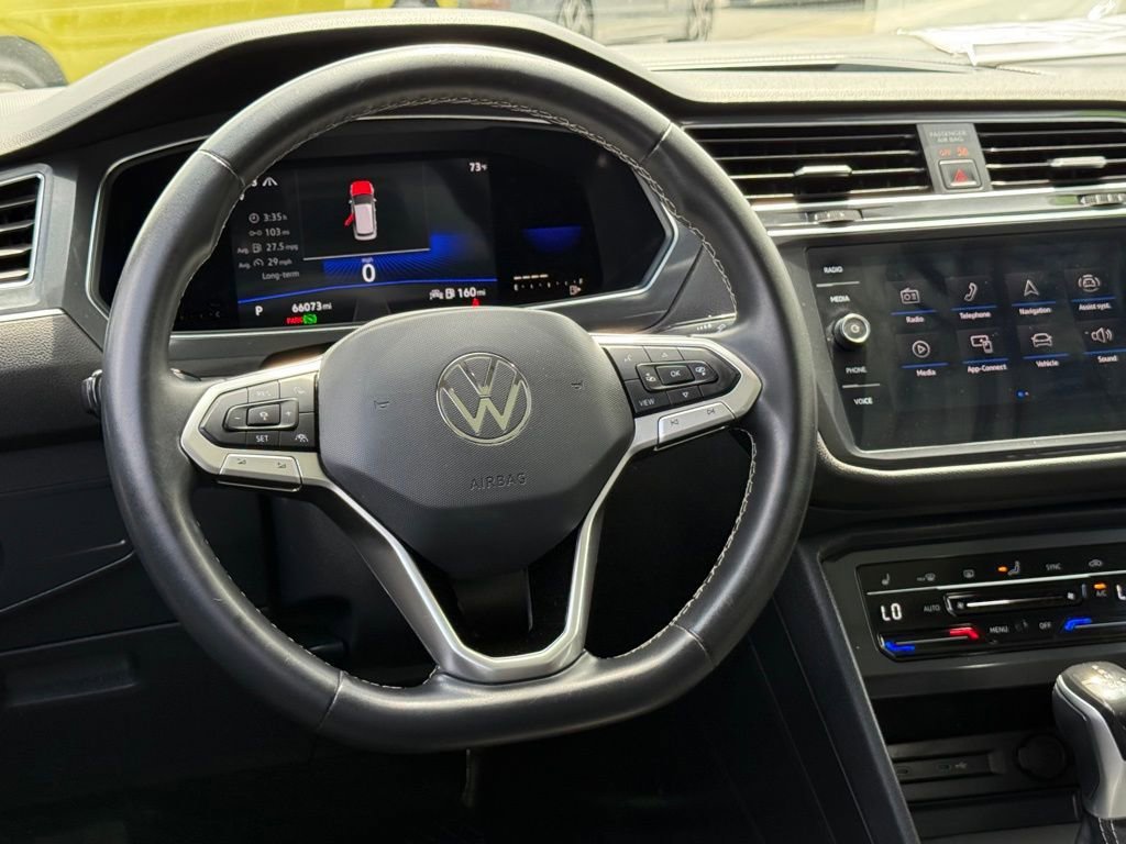 Used 2022 Volkswagen Tiguan SE w/ Panoramic Sunroof Package AWD/4WD image 27