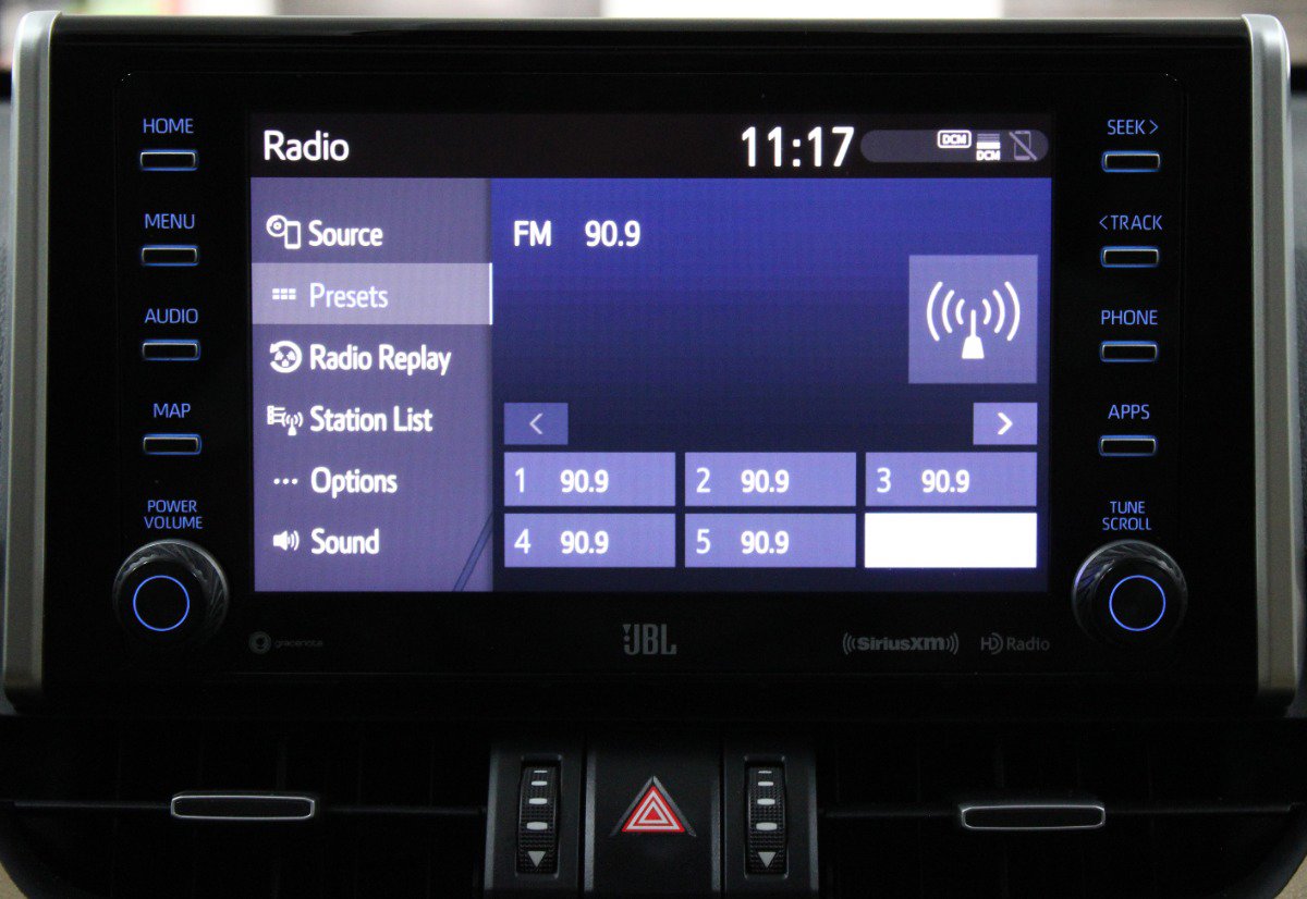Used 2019 Toyota RAV4 Limited w/ Advanced Technology Package FWD image 28