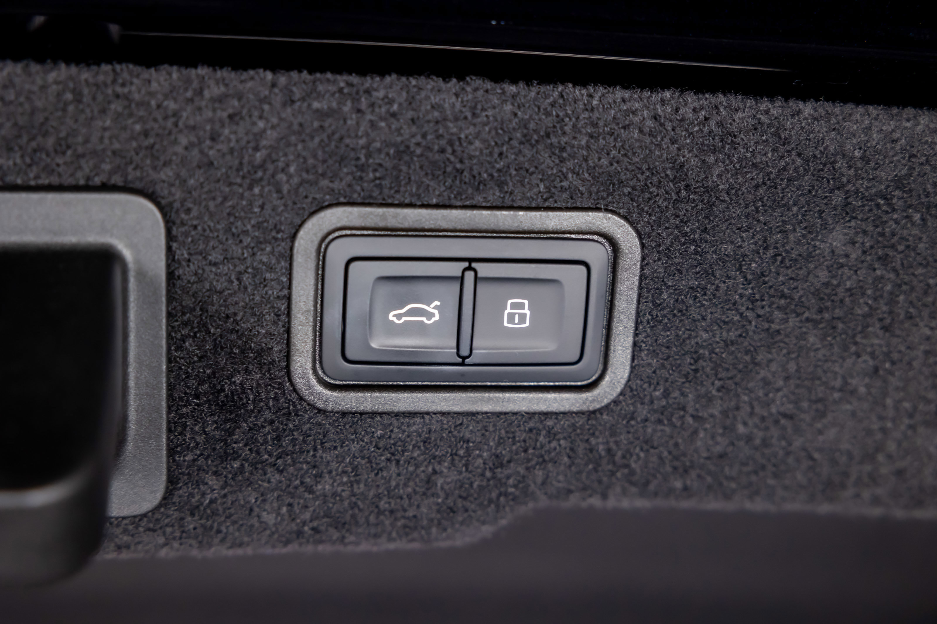 Used 2025 Audi S8 AWD/4WD image 36