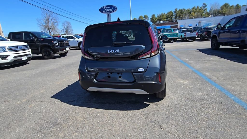 Used 2025 Kia Soul LX w/ LX Technology Package FWD image 18