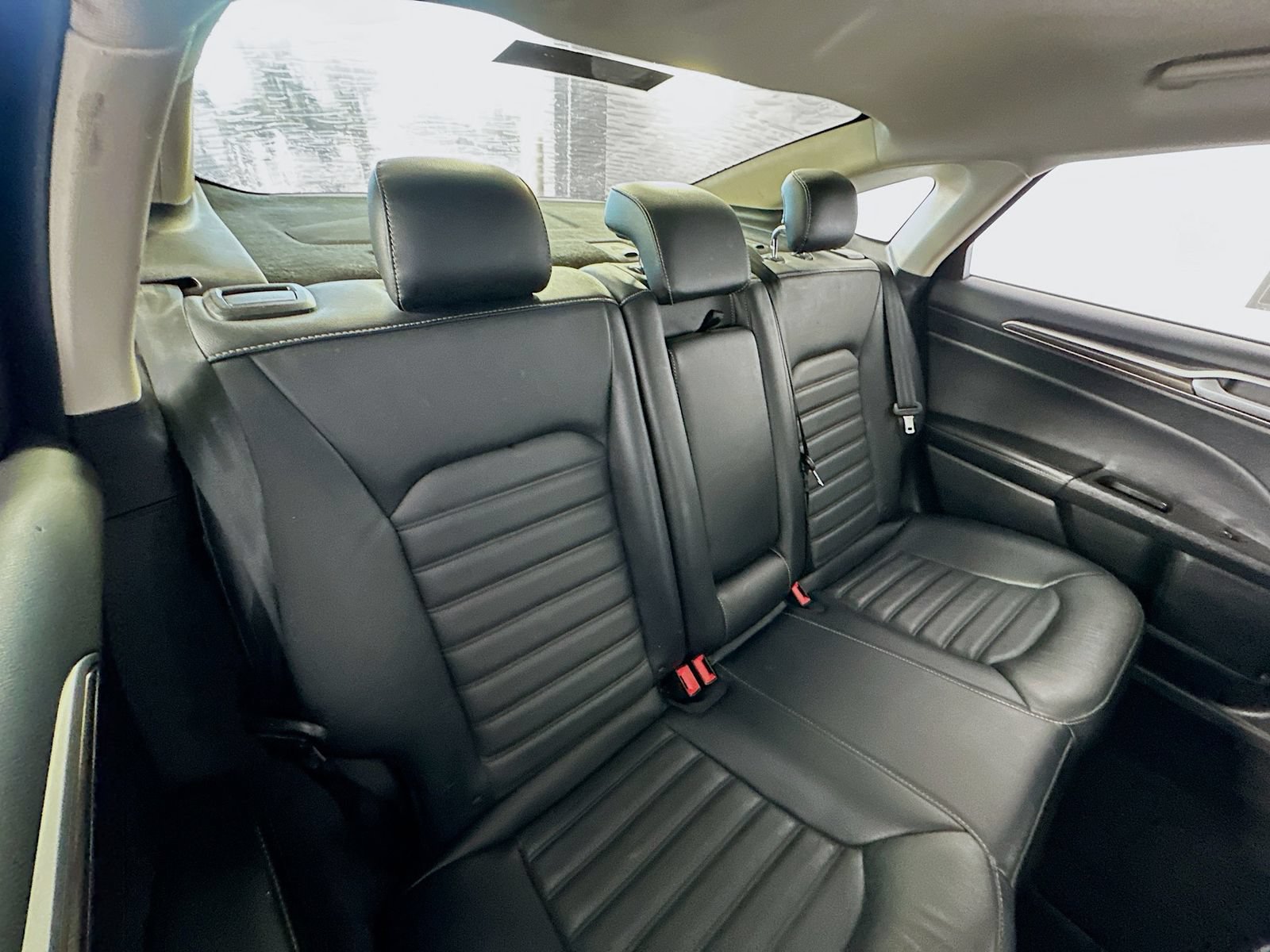 Used 2017 Ford Fusion SE w/ Fusion SE Technology Package FWD image 25