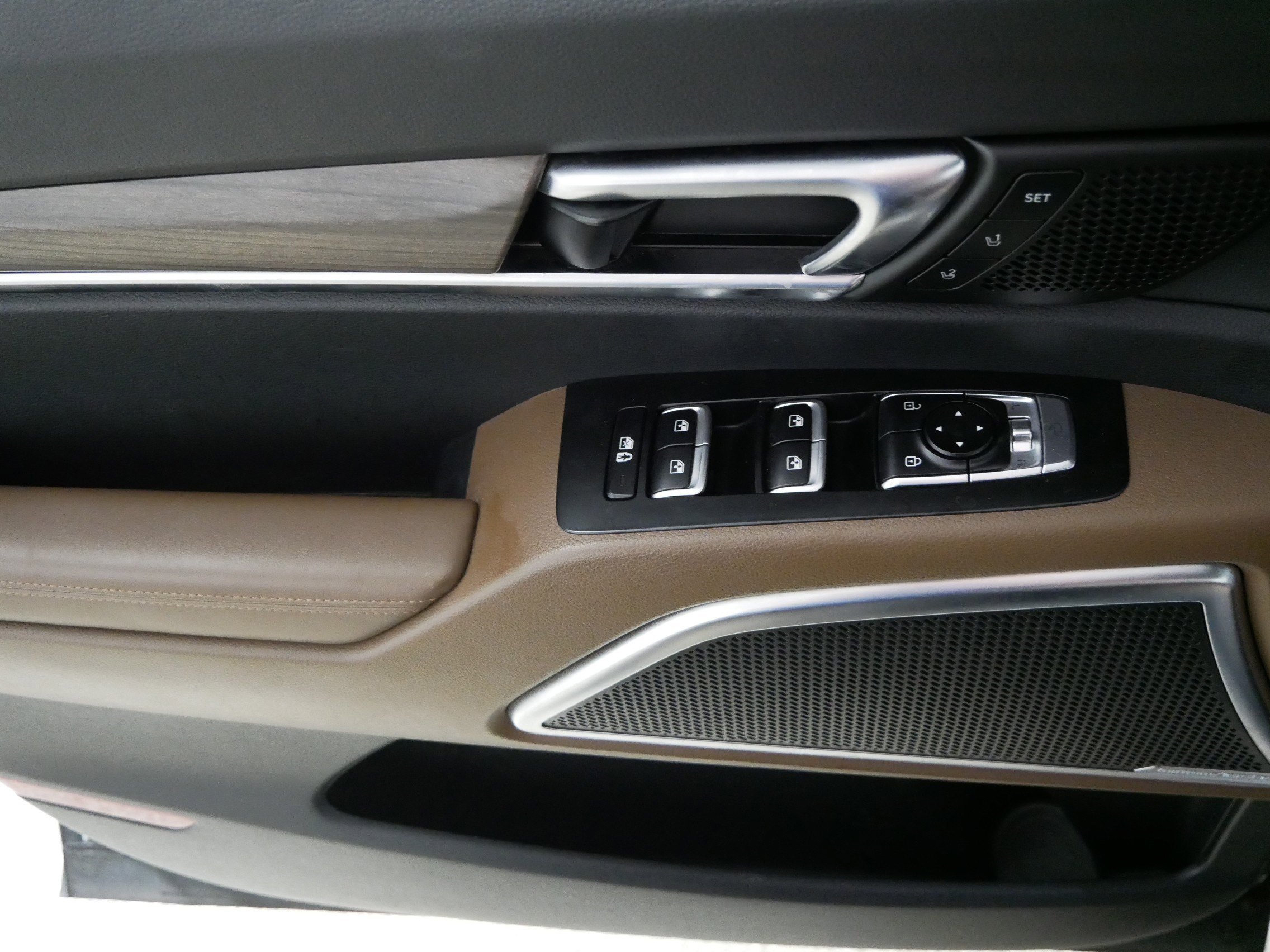 Used 2020 Kia Telluride SX w/ SX Prestige Package image 19