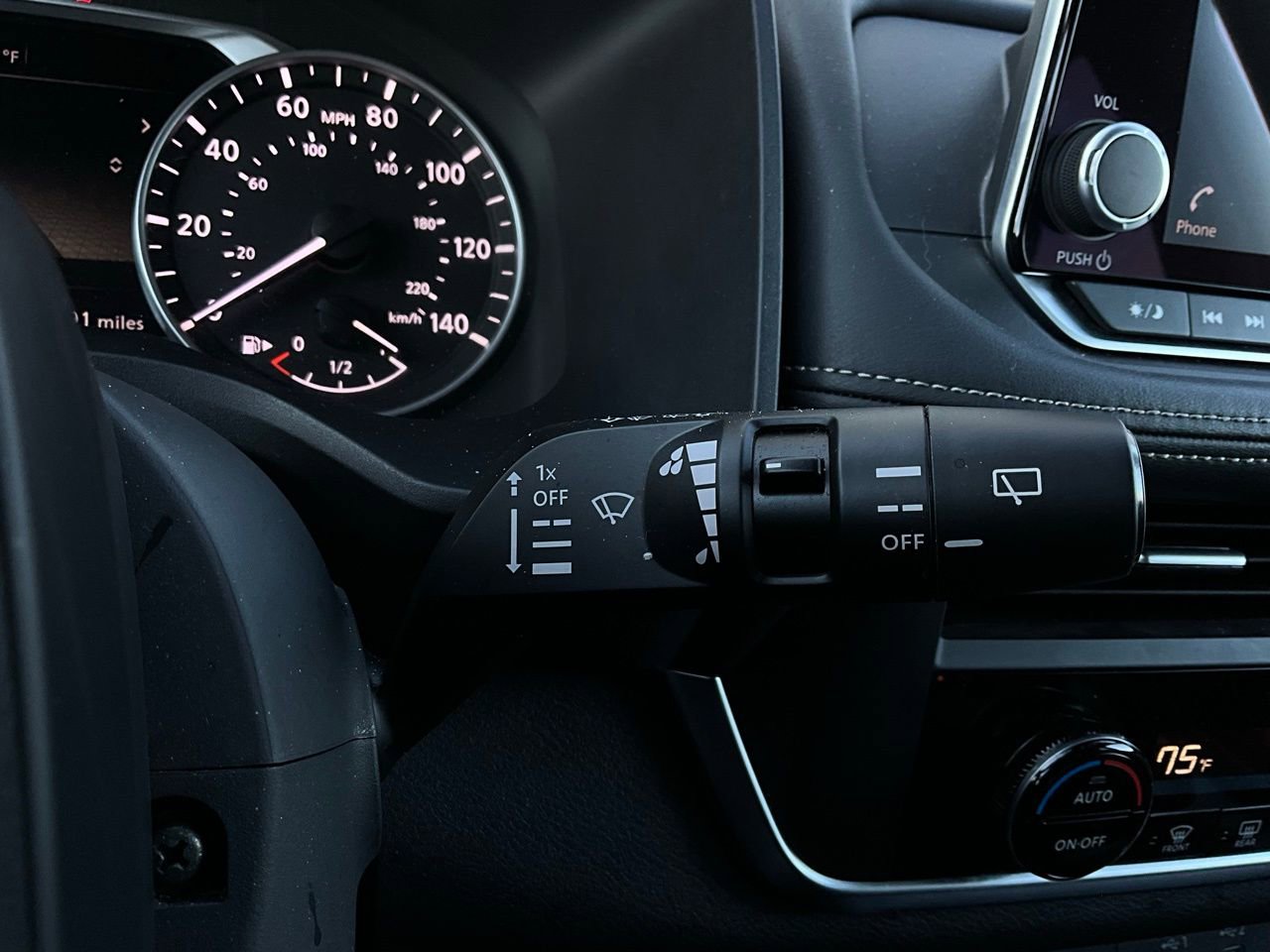 Used 2025 Nissan Rogue SV image 35