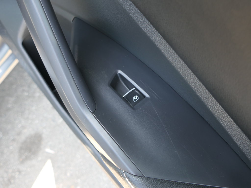 Used 2025 Volkswagen Jetta Sport FWD image 25