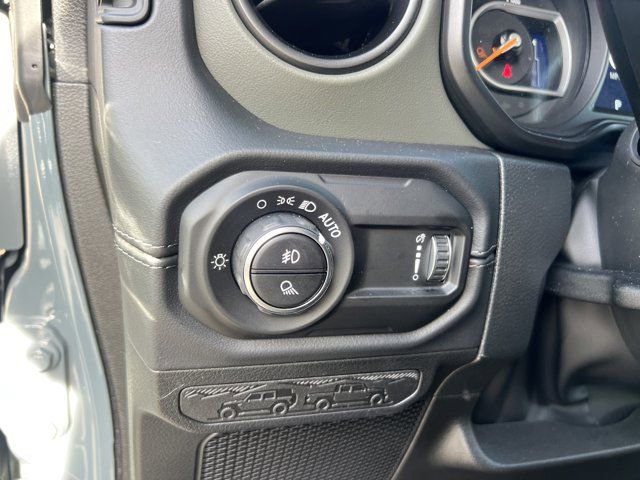 New 2026 Jeep Gladiator Mojave w/ Steel Bumper Group image 29