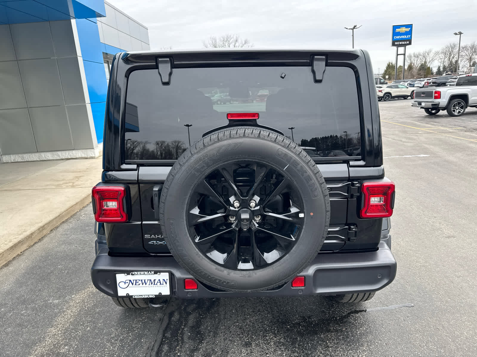 Used 2025 Jeep Wrangler Sahara w/ Safety Group image 8