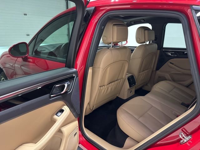 Used 2025 Porsche Macan Turbo image 28
