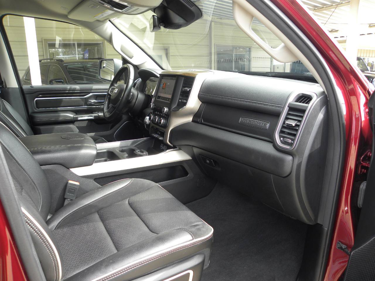 Used 2022 RAM 1500 Laramie AWD/4WD image 18