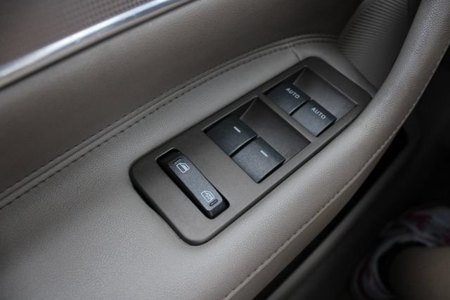 Used 2012 Lincoln MKX AWD image 8
