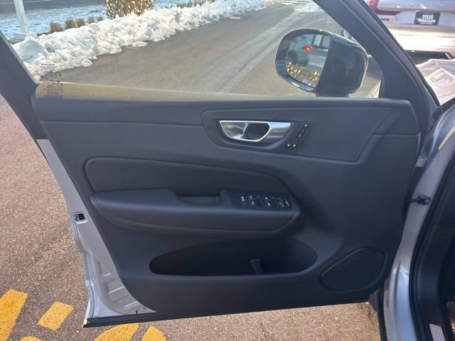 Certified 2025 Volvo XC60 B5 Plus AWD/4WD image 16