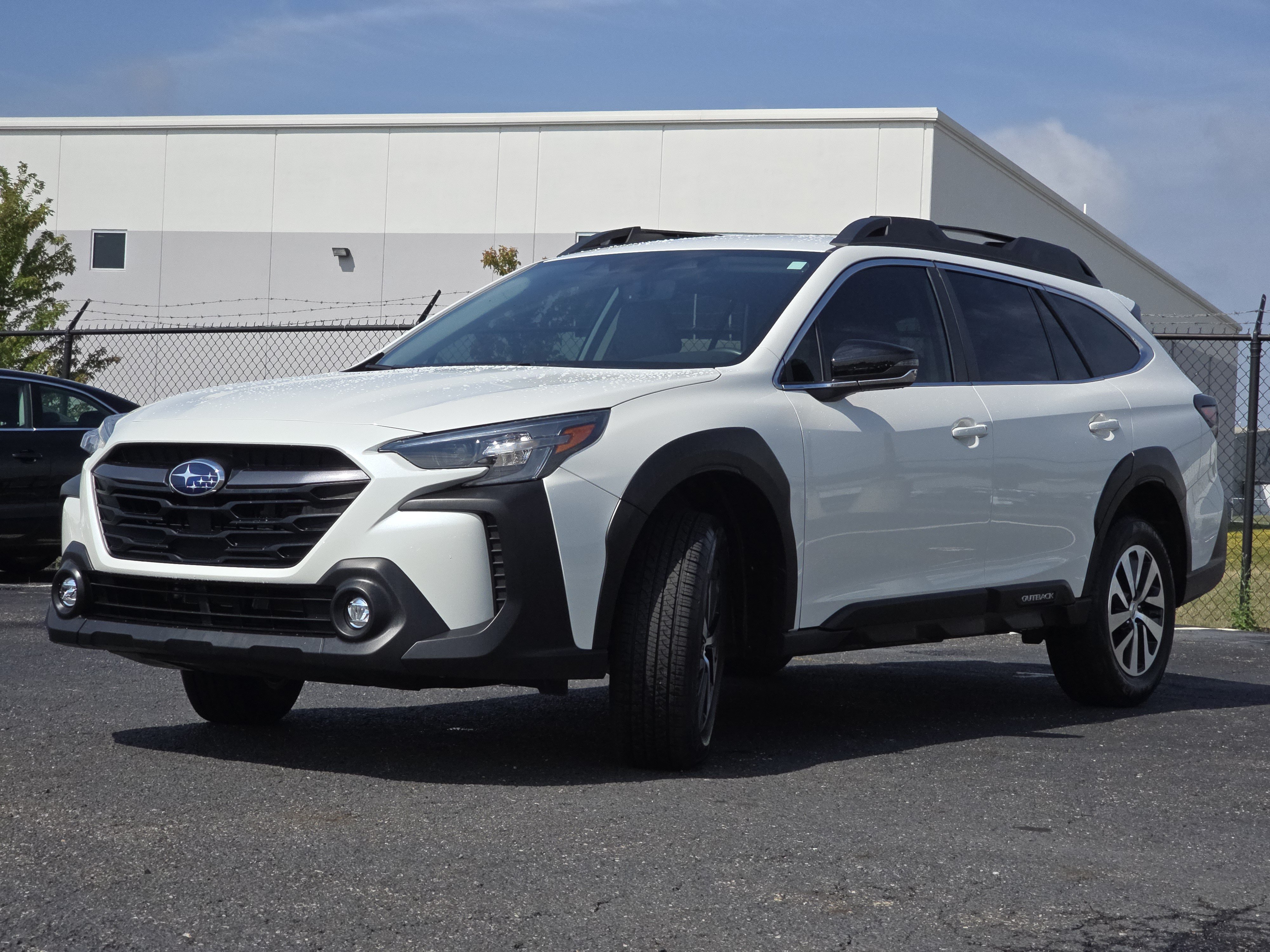 Certified 2023 Subaru Outback Premium AWD/4WD image 3