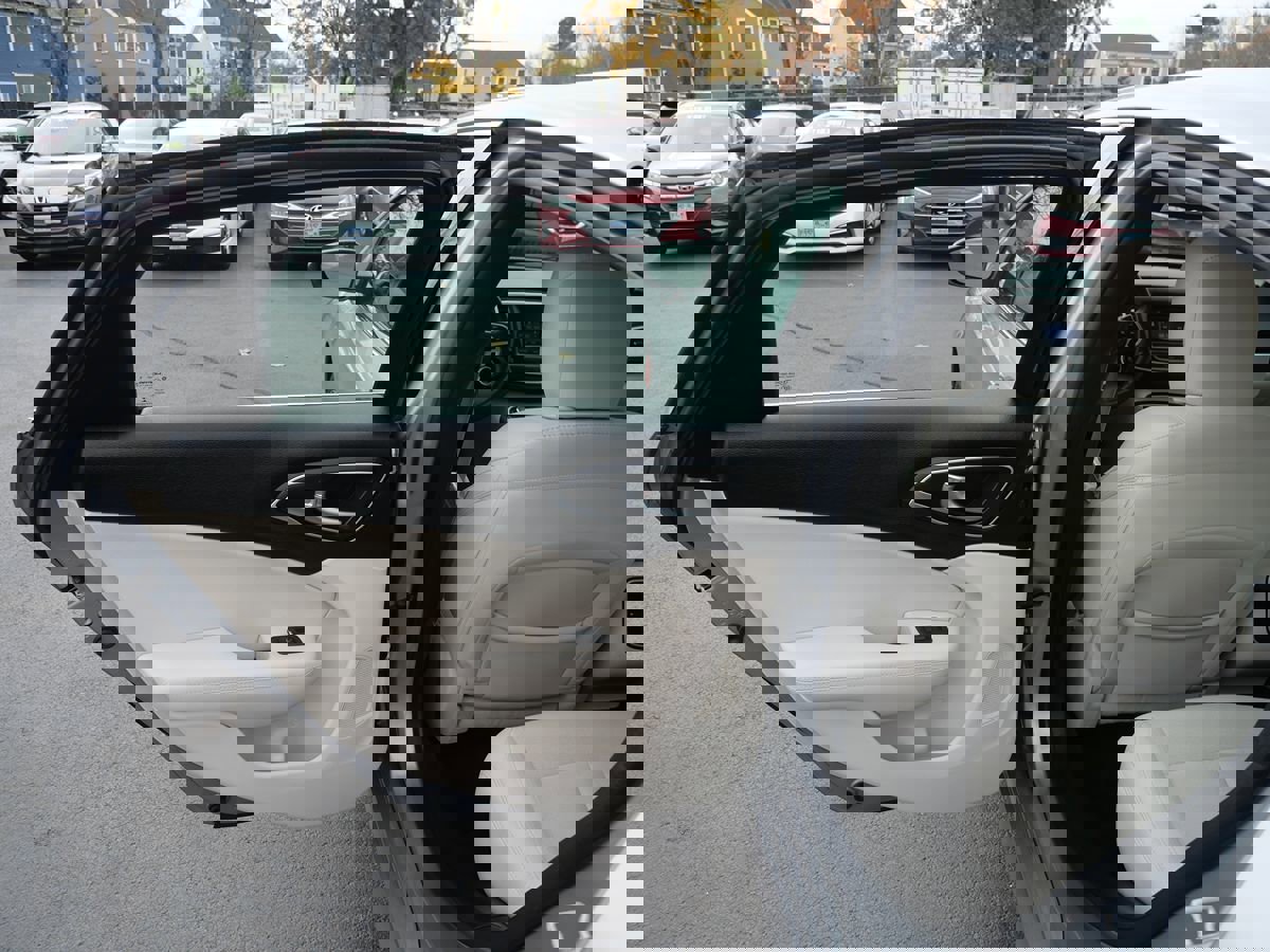 Used 2015 Chrysler 200 Limited w/ Convenience Group image 26