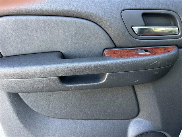 Used 2009 GMC Sierra 3500 SLT w/ SLT Convenience Package image 18