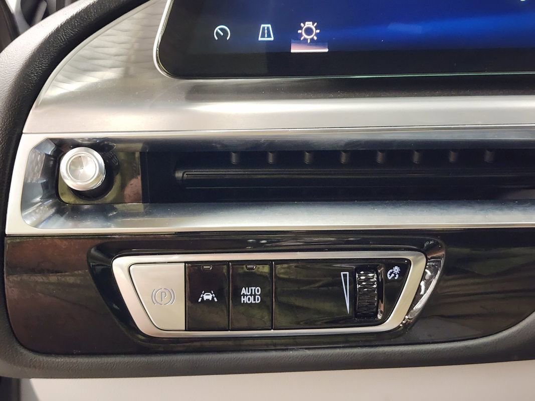 Used 2024 Cadillac Lyriq Sport image 21