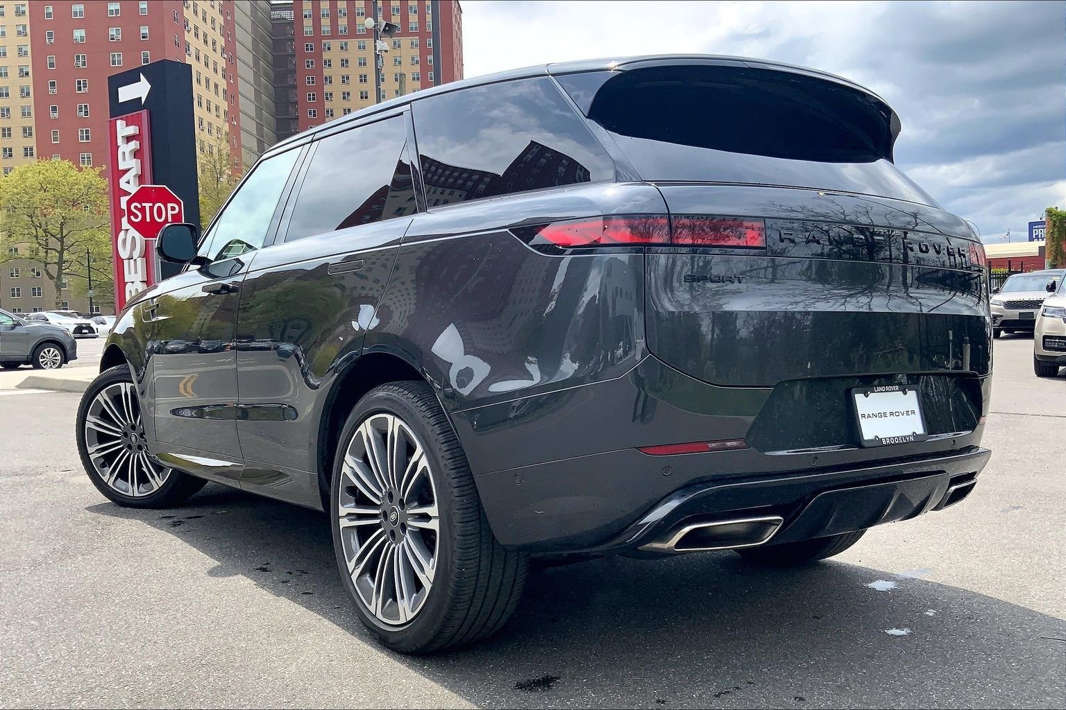 Certified 2024 Land Rover Range Rover Sport Dynamic SE AWD/4WD image 3