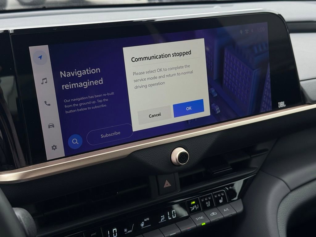 Used 2023 Toyota Crown Limited image 27