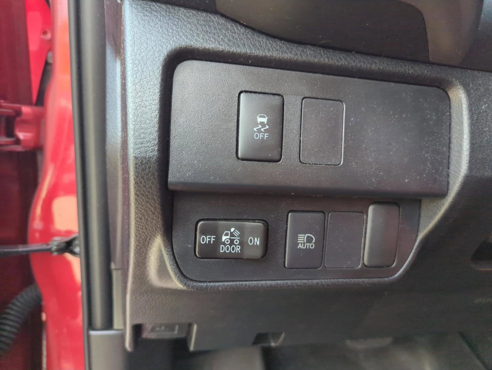 Used 2021 Toyota Tacoma SR5 RWD image 10
