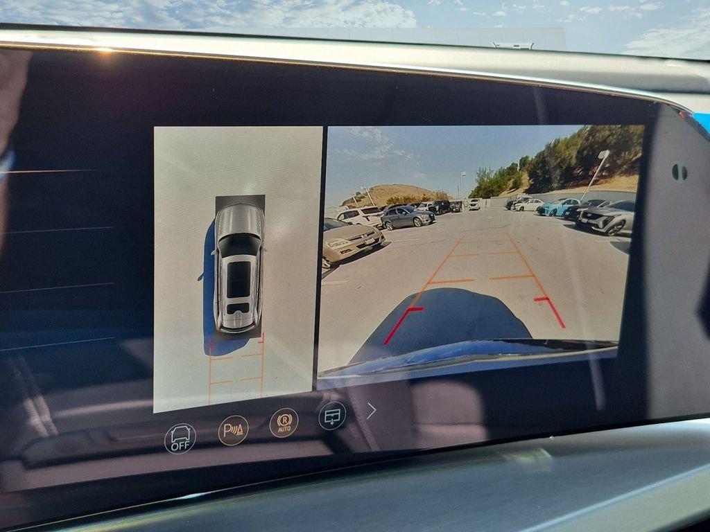 New 2027 Cadillac Vistiq Sport w/ LPO, Floor Liner Package AWD/4WD image 9