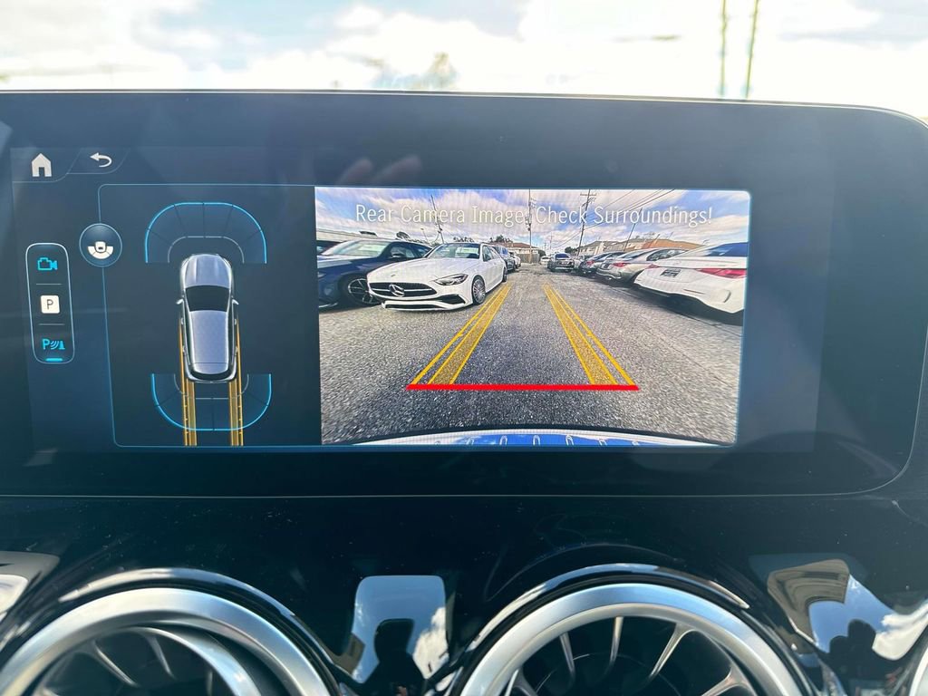 Used 2025 Mercedes-Benz GLA 250 image 12