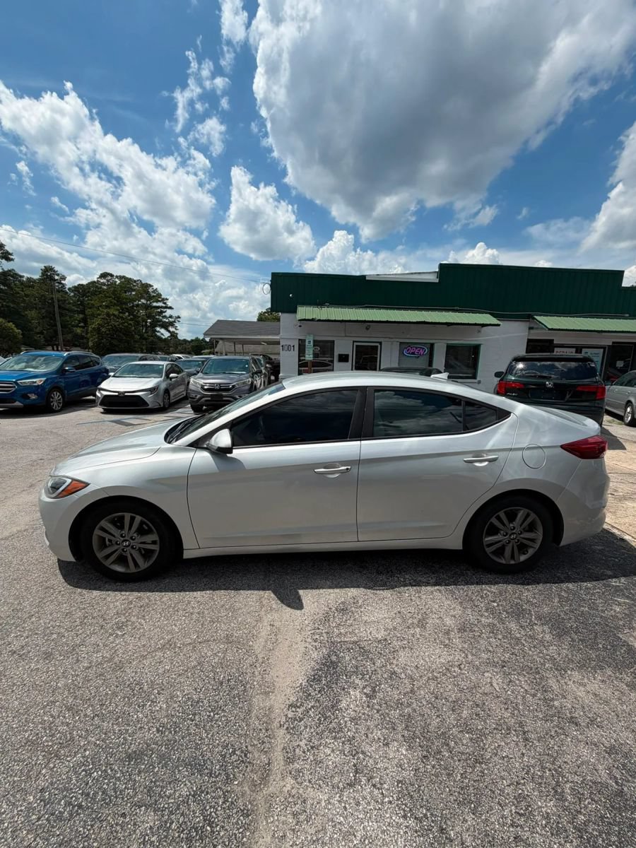 Used 2018 Hyundai Elantra SEL FWD image 4