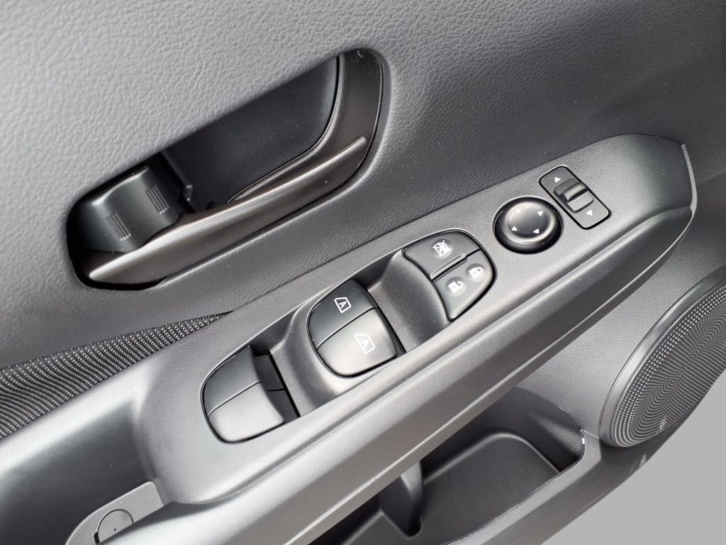 Certified 2025 Nissan Kicks Play S image 19
