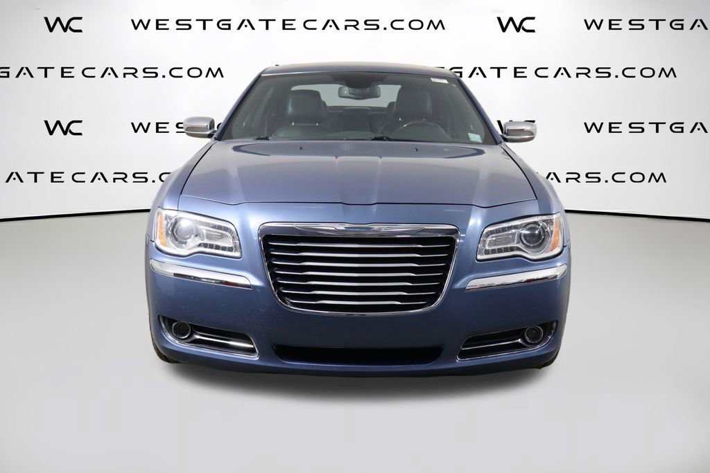 Used 2011 Chrysler 300 C RWD image 2