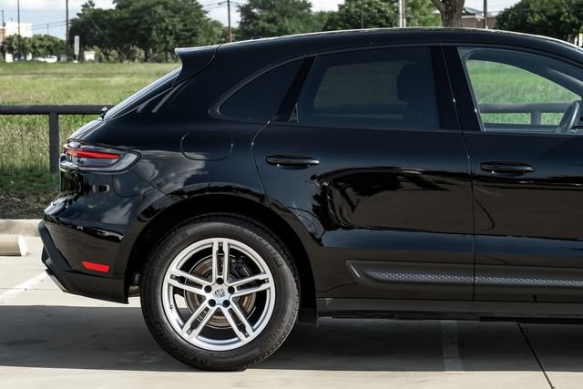 Used 2025 Porsche Macan AWD/4WD image 8