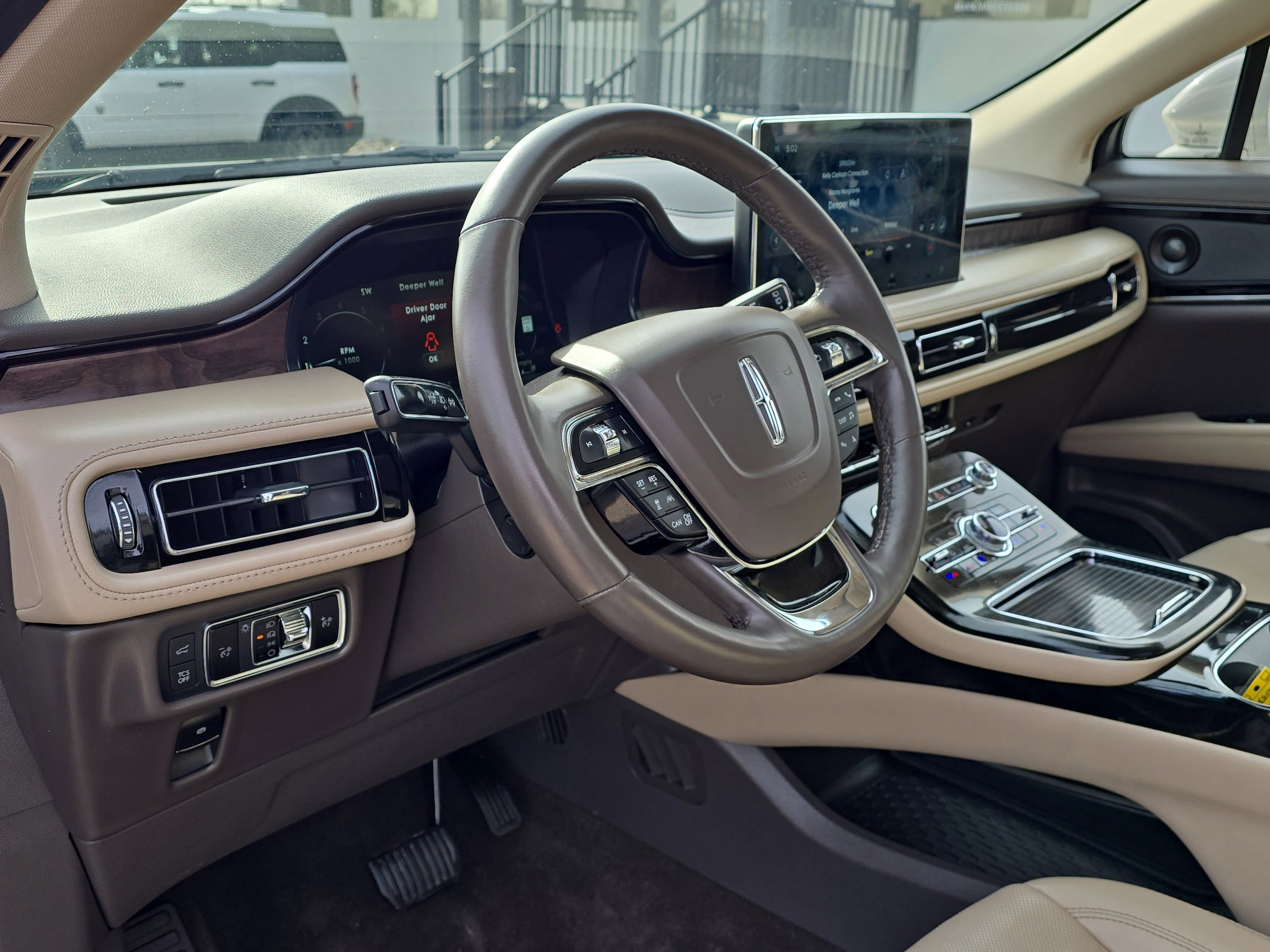 Used 2022 Lincoln Nautilus Reserve image 21