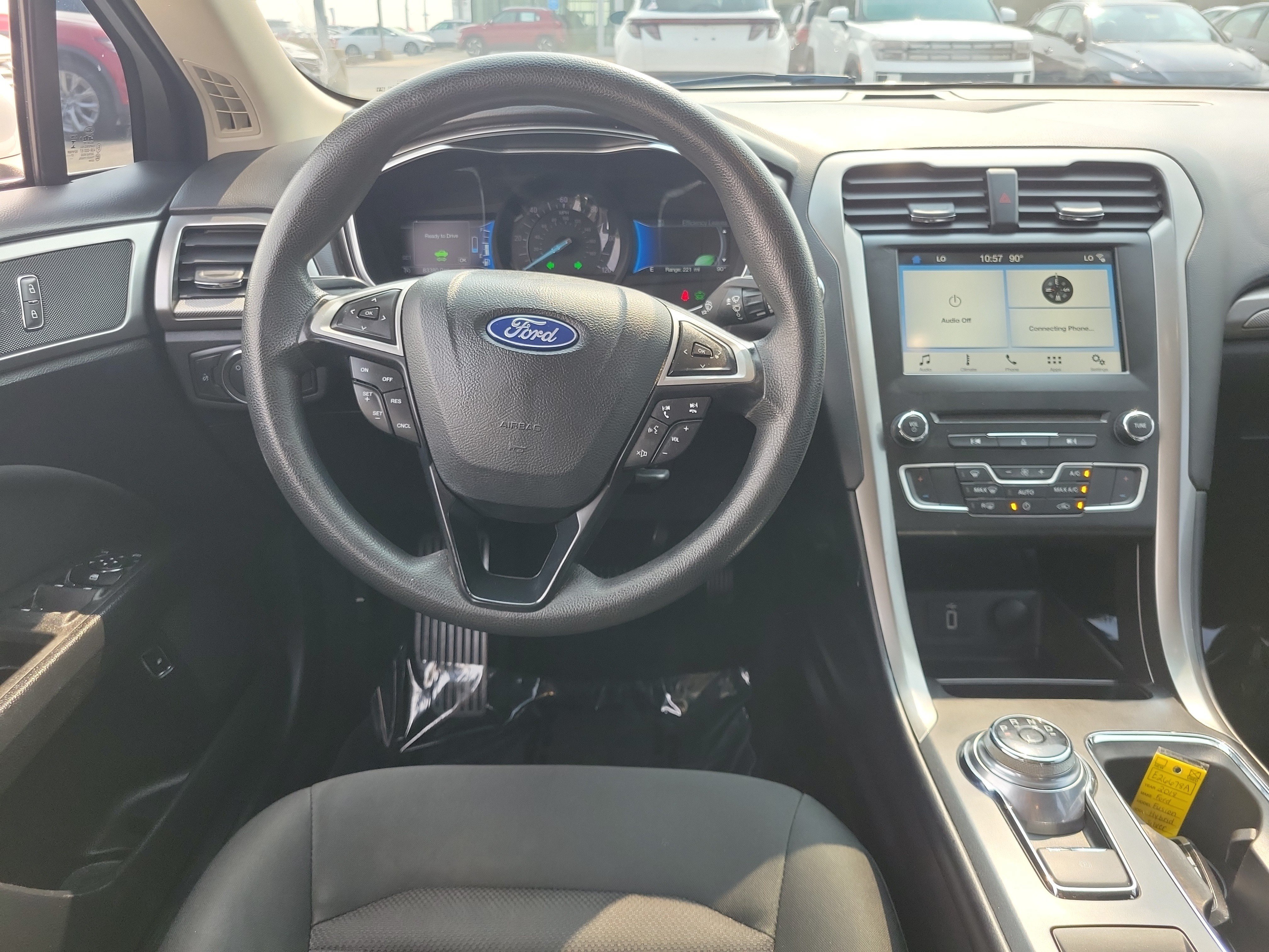 Used 2018 Ford Fusion SE FWD image 10