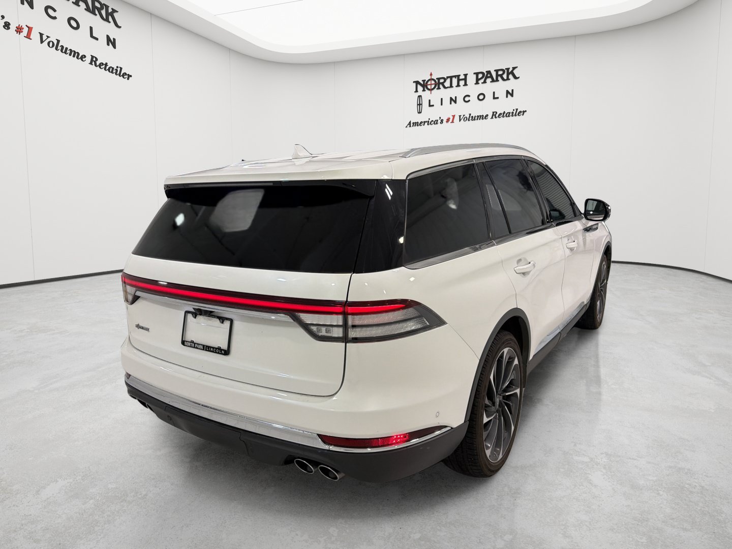 Used 2021 Lincoln Aviator Reserve w/ Equipment Group 202A AWD/4WD image 5