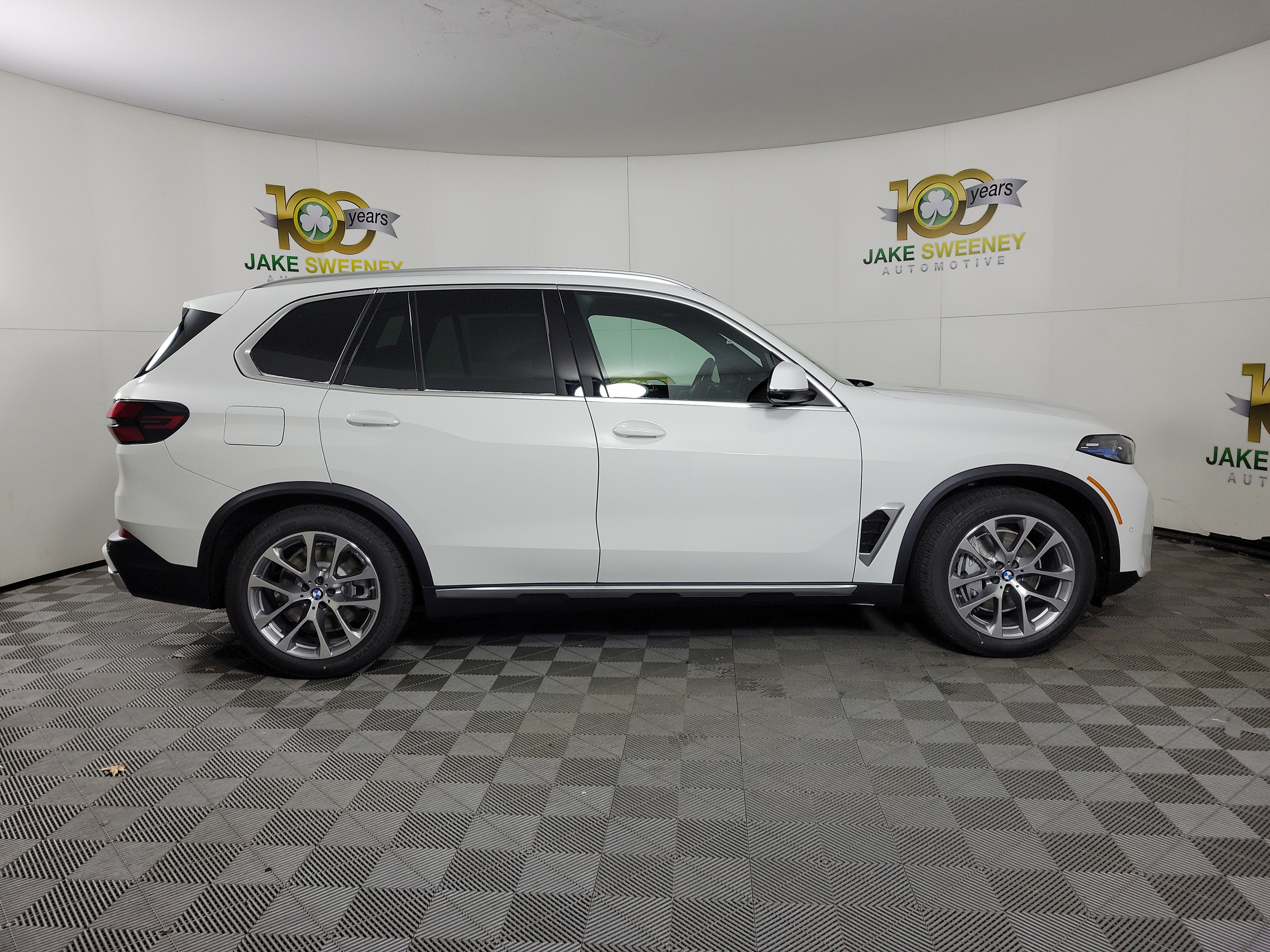 New 2026 BMW X5 xDrive50e AWD/4WD image 8