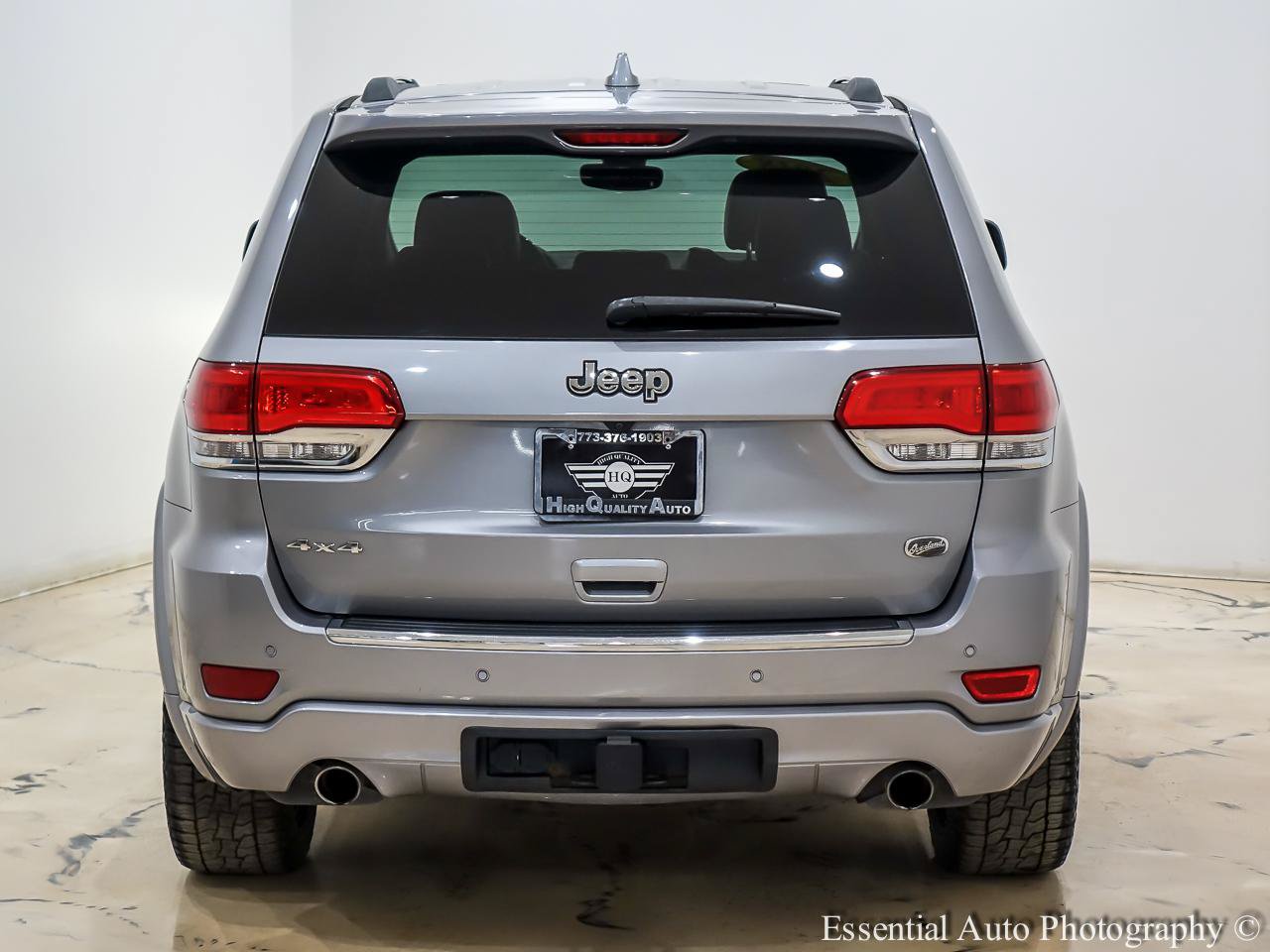 Used 2018 Jeep Grand Cherokee Overland AWD/4WD image 7