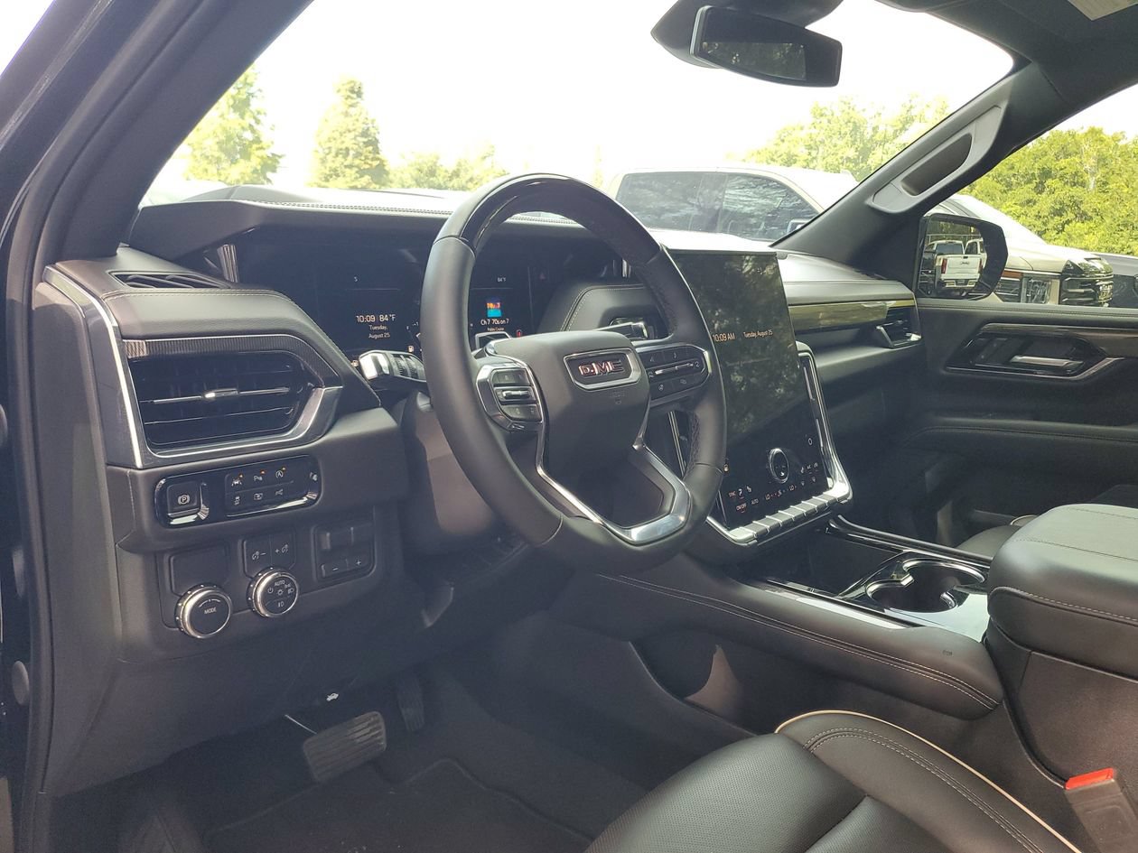 Used 2025 GMC Yukon XL Elevation RWD image 19