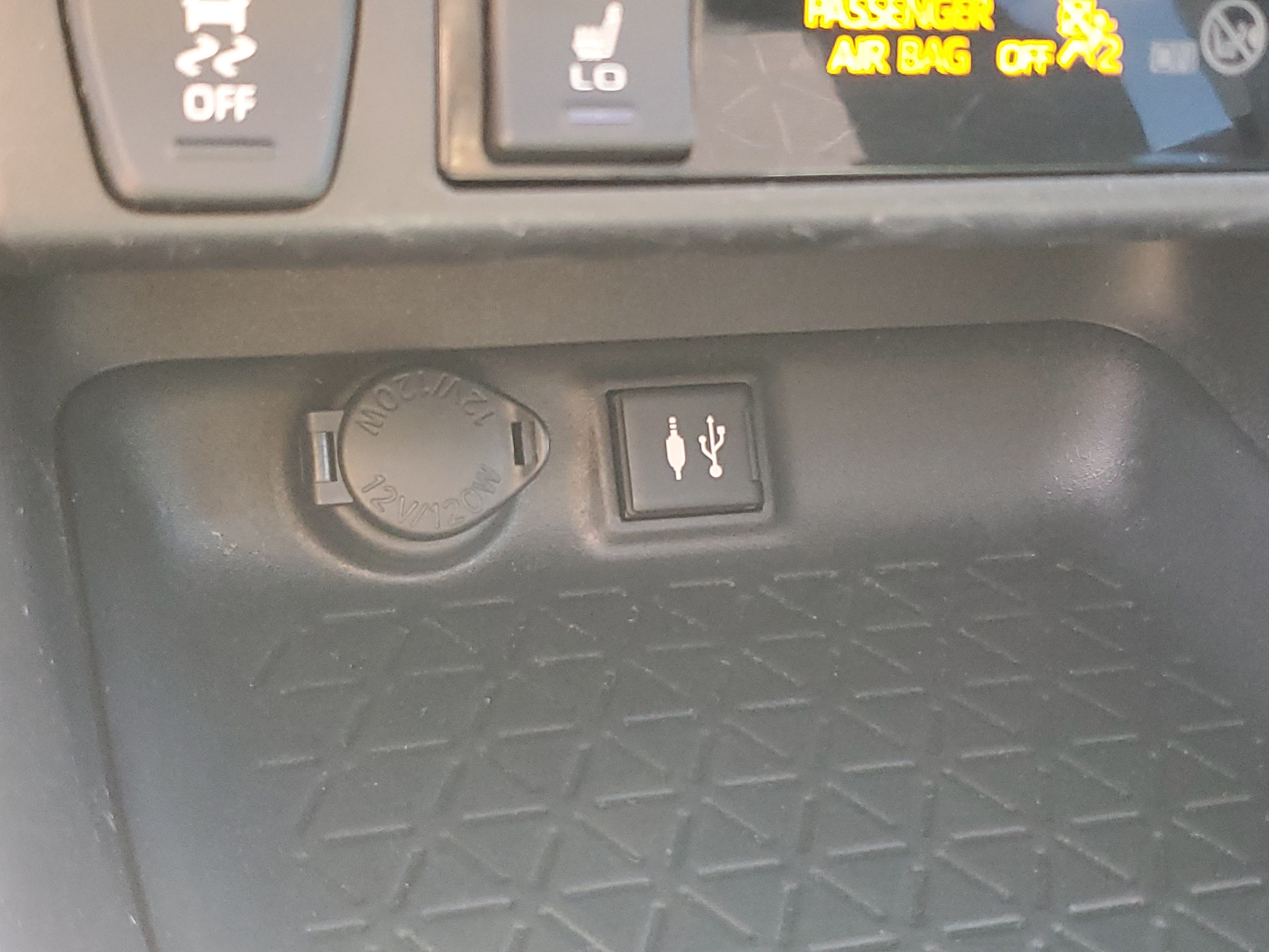Used 2019 Toyota RAV4 XLE w/ Convenience Package AWD/4WD image 29
