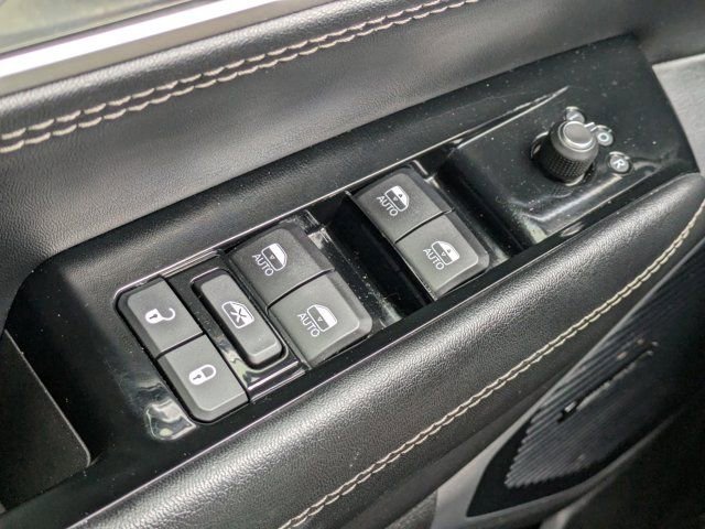 Used 2022 Jeep Wagoneer Series III w/ Flexible Seating Group image 19