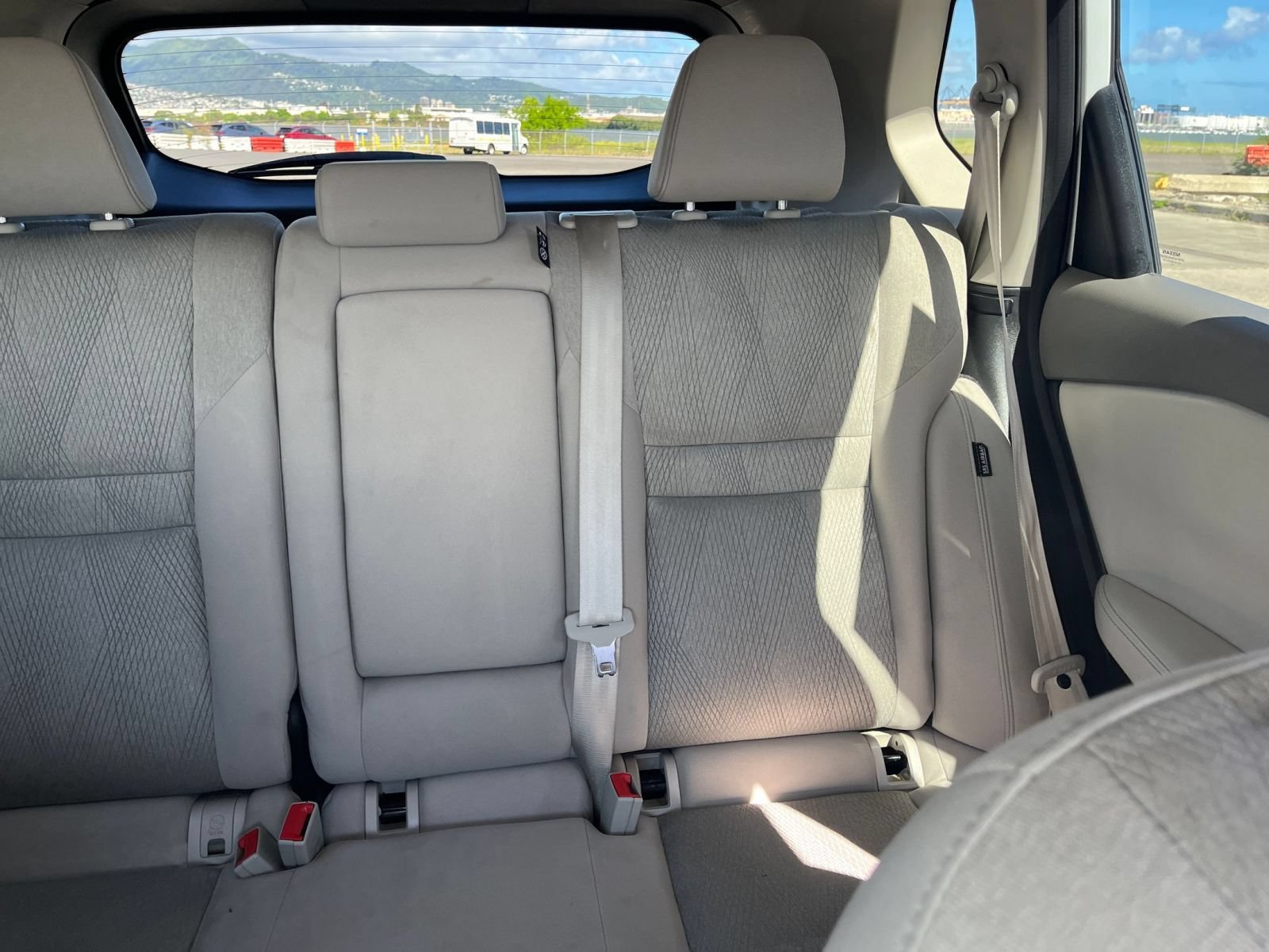 Used 2025 Nissan Rogue SV FWD image 31