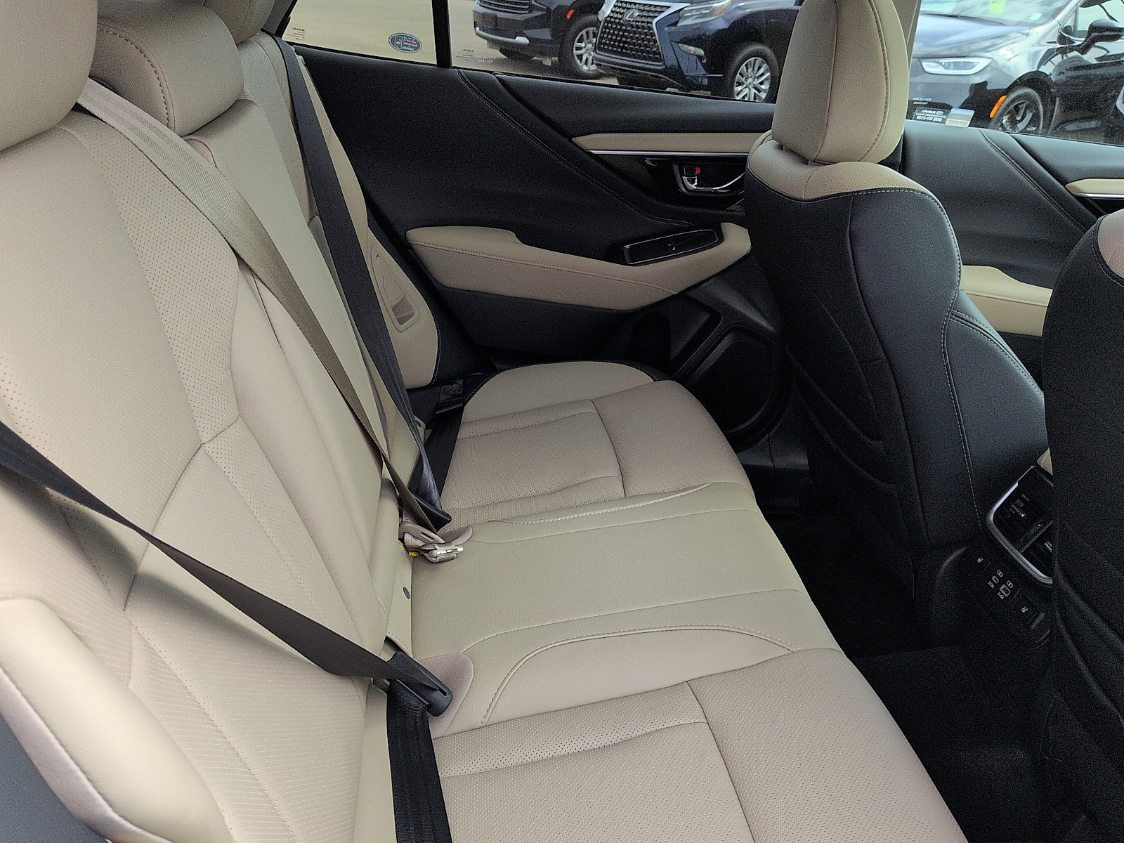 Used 2025 Subaru Outback Limited AWD/4WD image 8