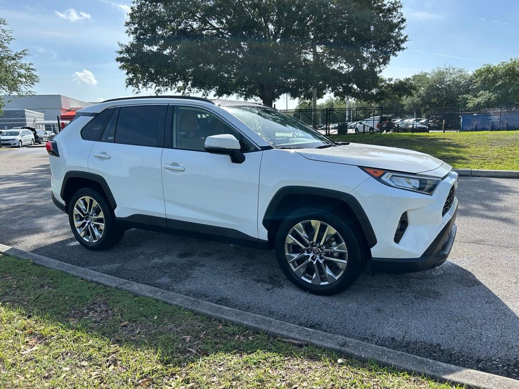 Used 2019 Toyota RAV4 XLE Premium image 7