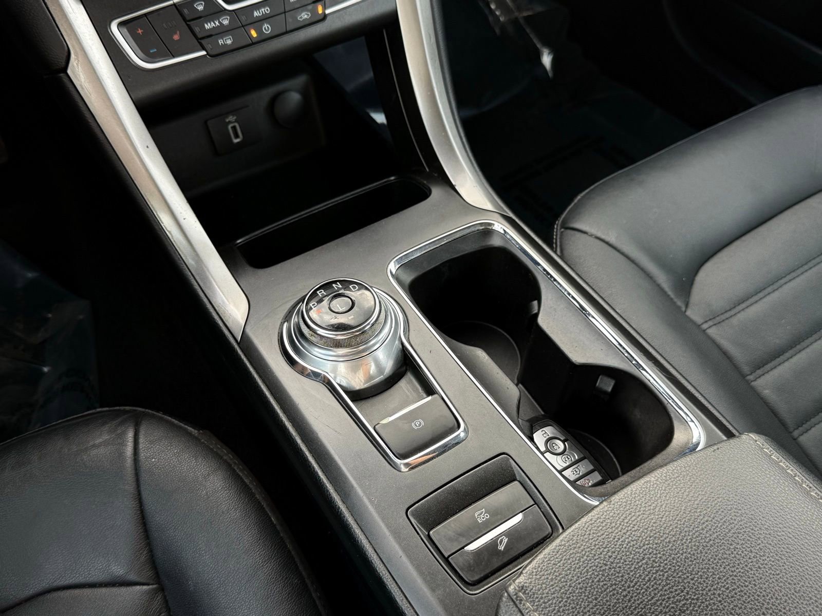 Used 2018 Ford Fusion SE w/ Equipment Group 602A FWD image 35