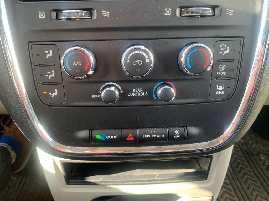 Used 2019 Dodge Grand Caravan SXT w/ Quick Order Package 29G SXT image 27