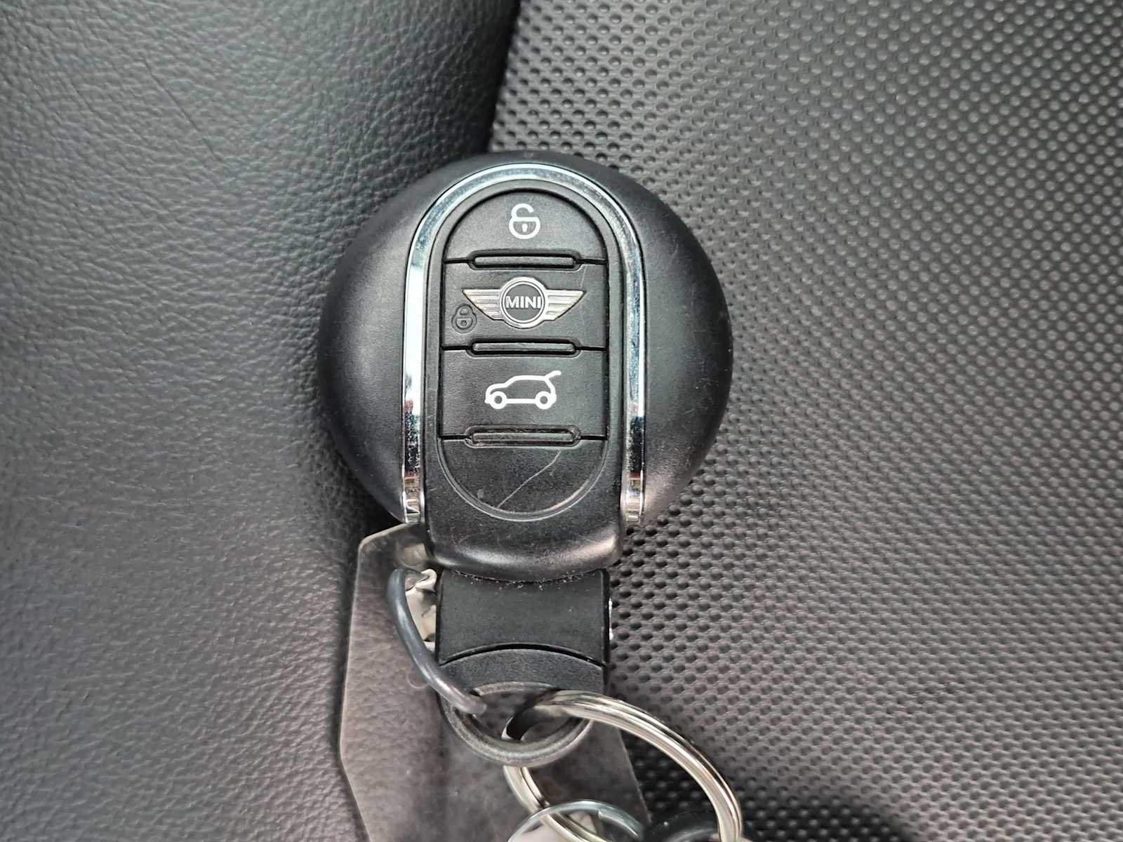 Used 2018 MINI Cooper 2-Door Hardtop FWD image 37