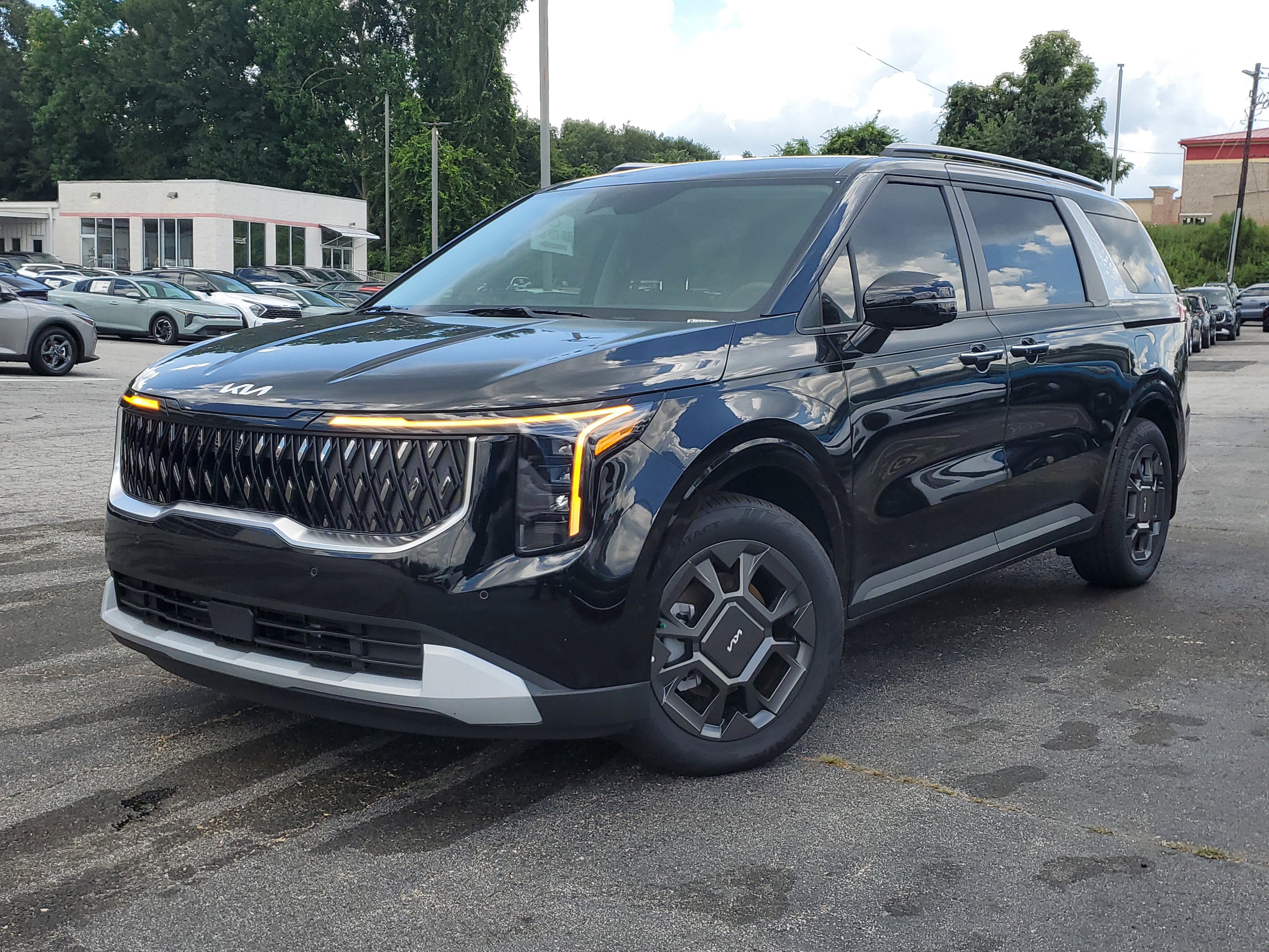 New 2025 Kia Carnival EX image 3