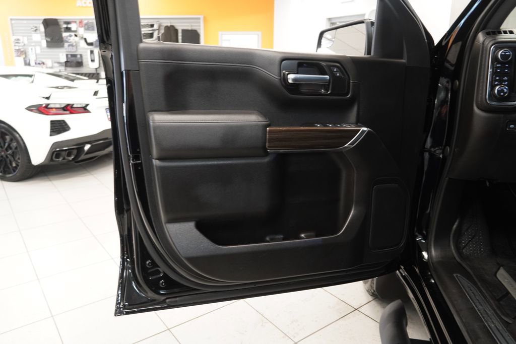 Used 2022 Chevrolet Silverado 1500 RST w/ Redline Edition image 5