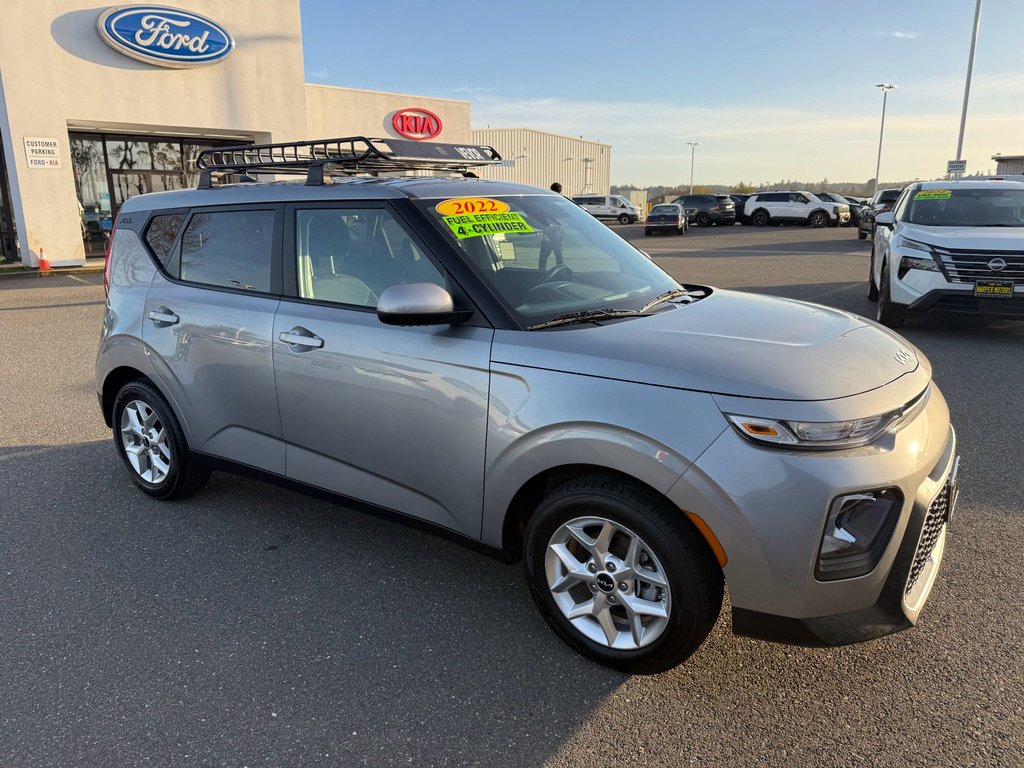Used 2022 Kia Soul LX w/ Technology Package FWD image 6